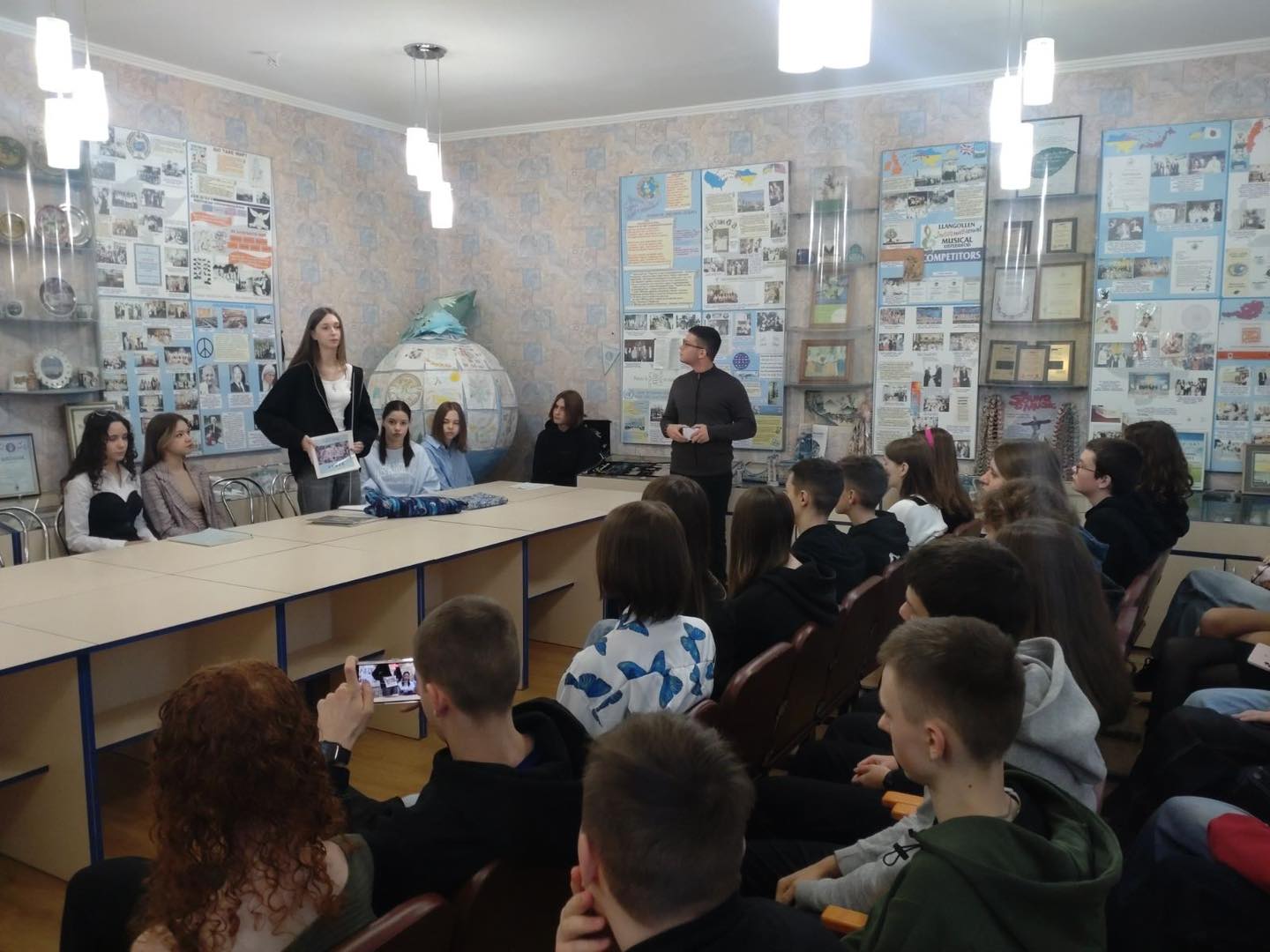 Спеціалізована школа № 211 Оболонського району м.Києва